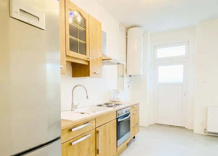 Affordable 5br Apt, For 11 Guests Near Schoenbrunn Διαμέρισμα Βιέννη